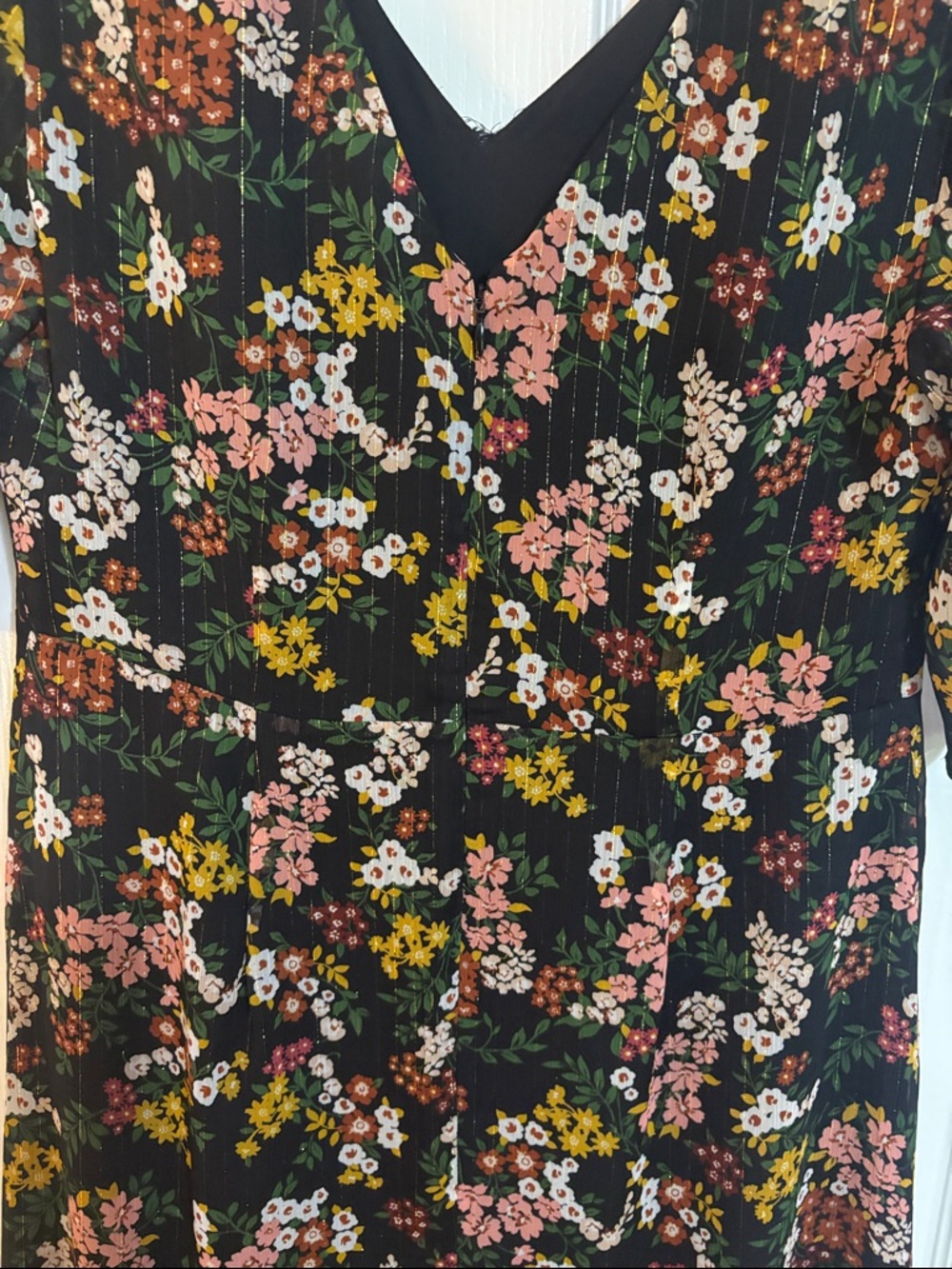 Ann Taylor Factory Floral Midi V-Neck Dress in Black w/ Pink & Yellow, size 8 - Picture 6 of 10